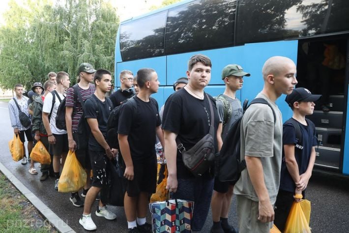 Оккупанты вывезли старшеклассников из Мелитополя на военные учения в Пензу (фото)