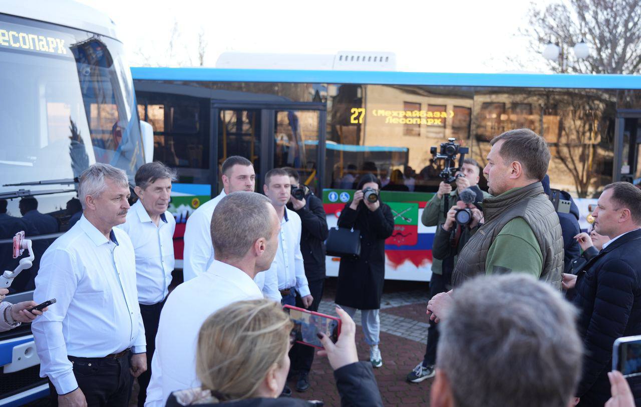 В Мелитополе рашисты хвастаются запуском автобусов – горожане их восторга не разделяют