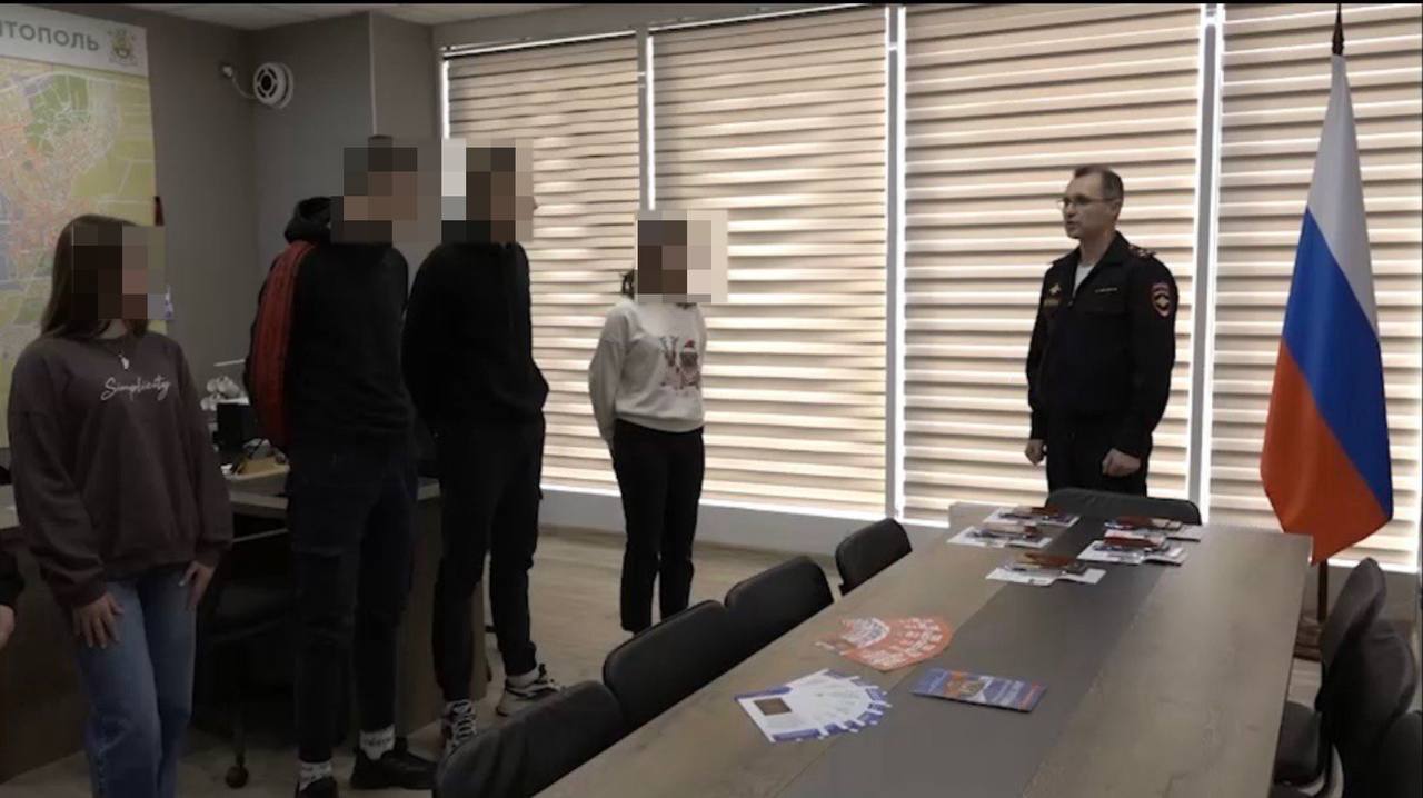 Российское гражданство как приговор: в Мелитополе подросткам-сиротам выдали рашистские аусвайсы 2