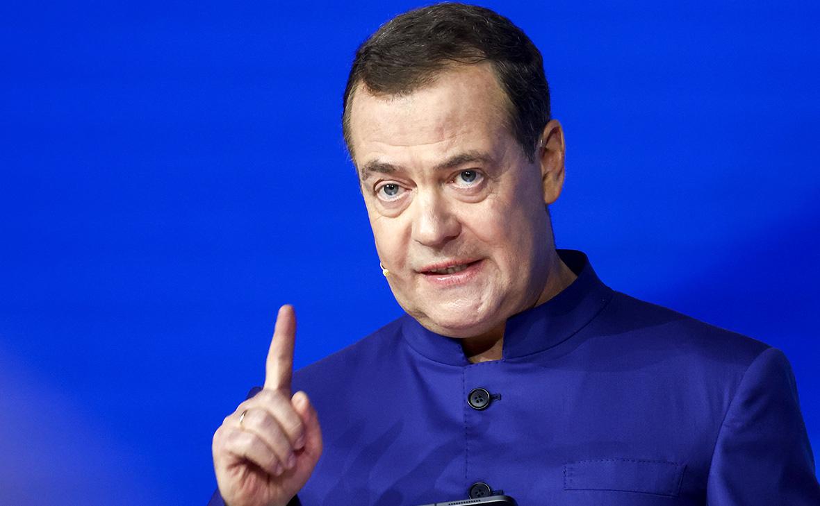 Конечно же, не остался в стороне и замглавы совбеза рф Дмитрий Медведев.