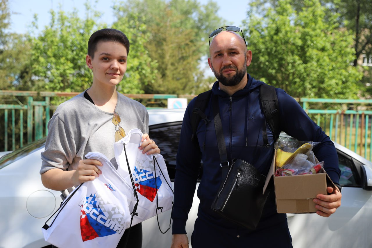 В Мелитопольском районе спортсмены-предатели муштруют школьников за блокнот и бутылку 4