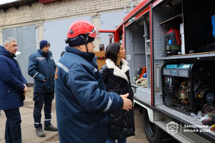 Запорожские спасатели получили автомобили от международных партнеров (фото)