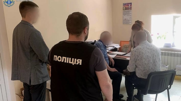 Чиновников сельсовета в Запорожье подозревают в махинациях с закупкой дров