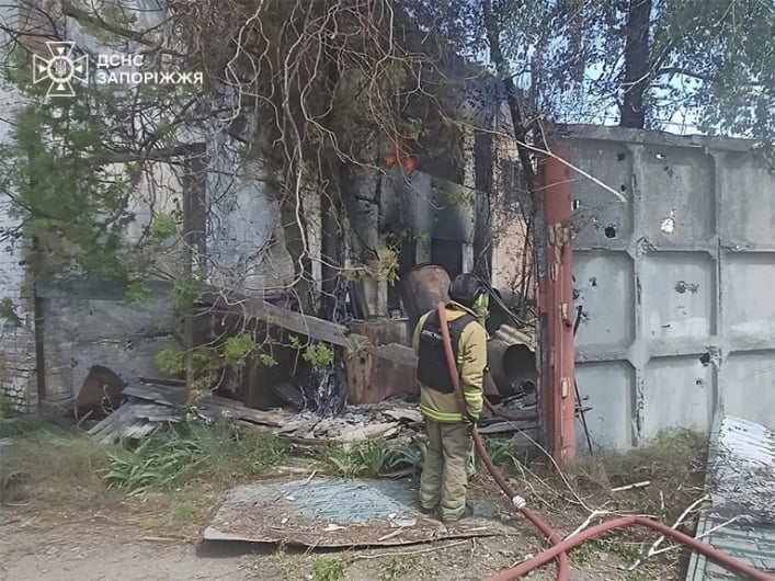 От Орехова до Вольнянска: спасатели тушили возгорания после российских атак (фото)