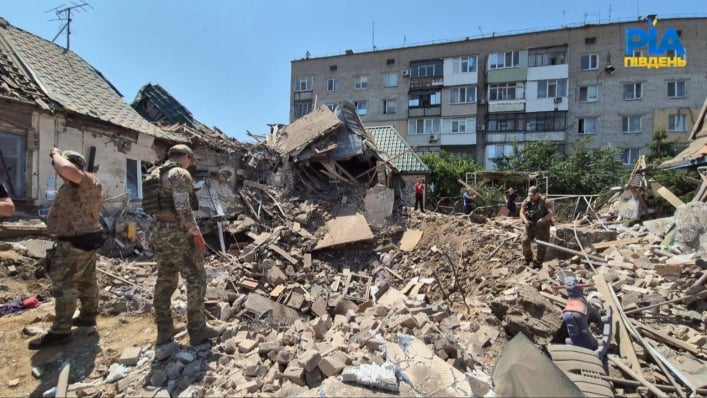 «Вырва вместо дома и запах роз». Пострадавшие рассказывают о прилете в Запорожье (фото, видеорепортаж)