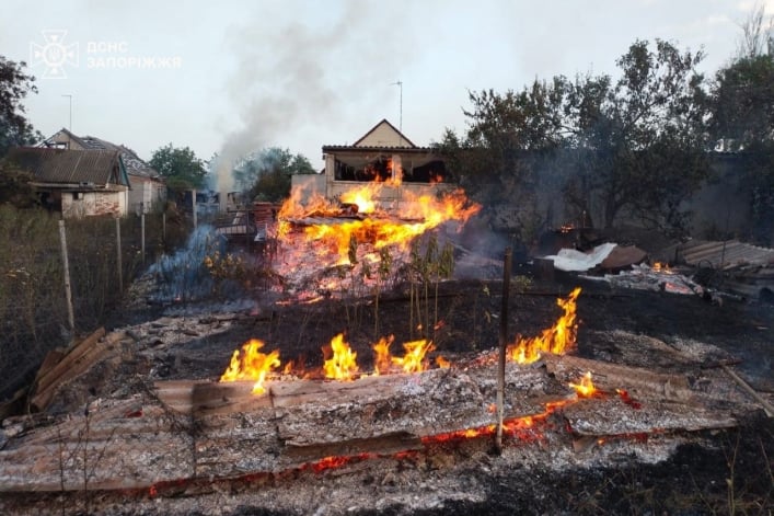 Вражеские обстрелы спровоцировали 11 пожаров в Запорожской области (фото)