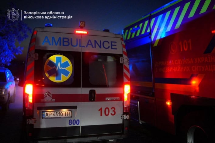Запорожье под огнем: оккупанты разбили многоэтажки и частные дома (фото)