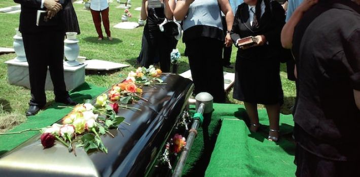 Организация похорон через агентство: чего ожидать и как правильно выбрать бюро