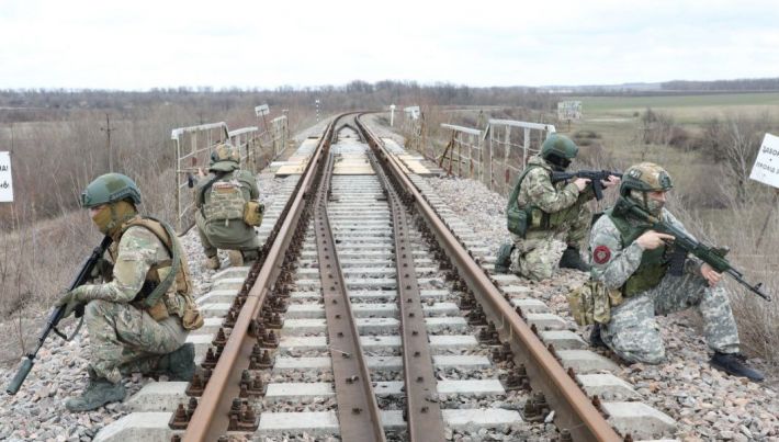 Россияне пытаются "спрятать" новую железную дорогу через Мелитополь из Ростова в Крым