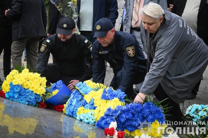Запорожские полицейские почтили память ликвидаторов последствий Чернобыльской трагедии (фото)