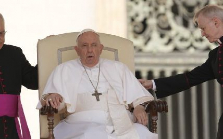 "Хватает собачек, не хватает детей": Папа Франциск призвал рожать больше и раскритиковал контрацептивы