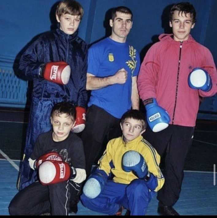 Дмитрий Стоев  со своими воспитанниками